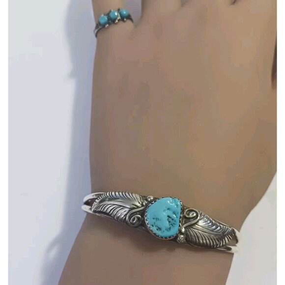 Navajo Vintage Jason Livingston signed Turquoise Sterling Cuff (1513) - Picture 3 of 6